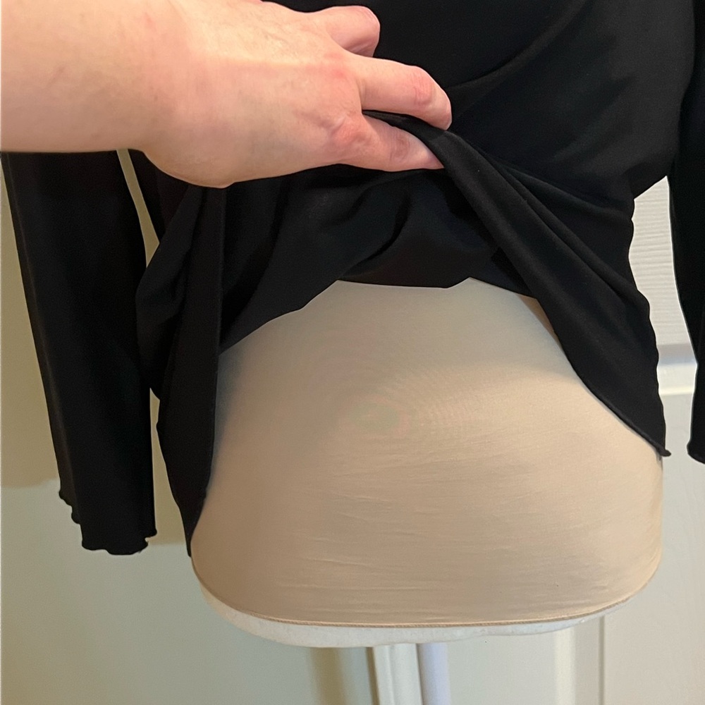 SPANX Tummy Control V-Neck Top - Picture 4 of 10